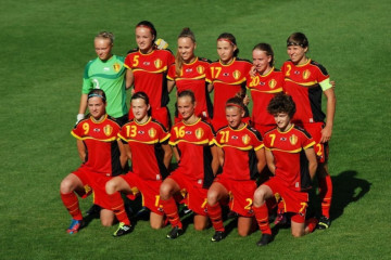 Karen Verrydt (red Flames 2) 4